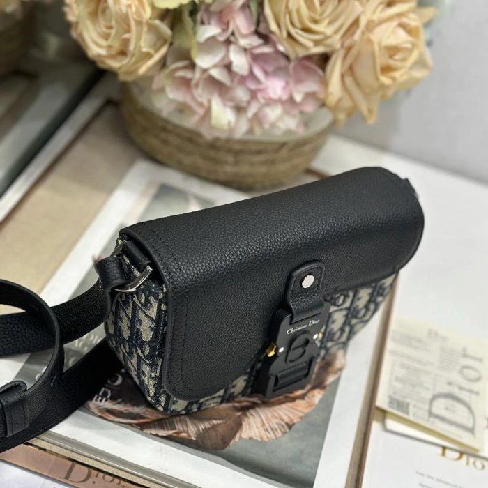 DIOR 435 プリント牛皮サドルフラップメッセンジャー 青布 サイズ:20x13.5x5.5cm
