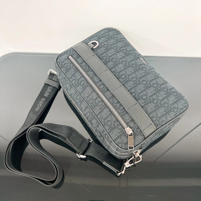 DIOR サファリメッセンジャー 大 サイズ:26x17cm
