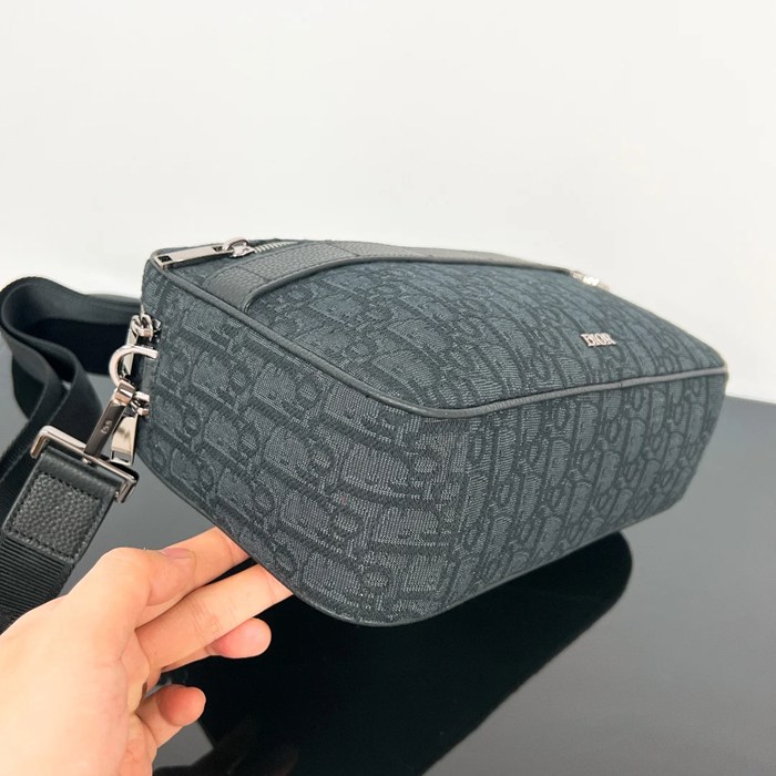 DIOR サファリメッセンジャー 大 サイズ:26x17cm