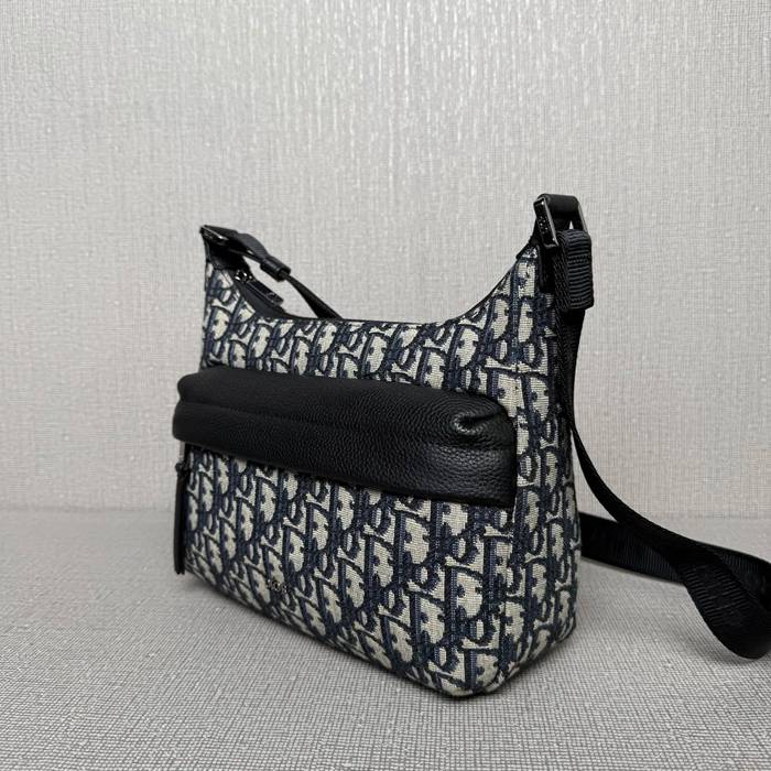 DIOR クラシックモノグラム餃子バッグ ライダーソフト サイズ:25x22cm