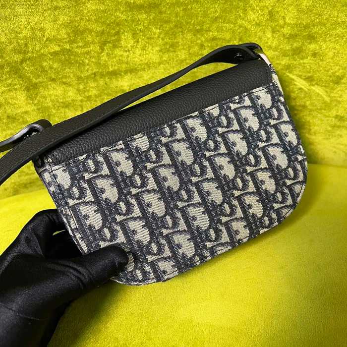 DIOR サドルメッセンジャー モノグラム×レザー サイズ:19.5x13x4.3cm