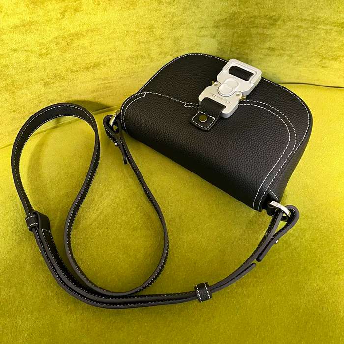 DIOR サドルメッセンジャー 荔枝紋牛皮 サイズ:19.5x13x4.3cm