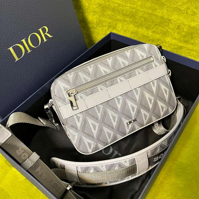 DIOR パターンキャンバスカメラバッグ サファリ サイズ:22x15cm