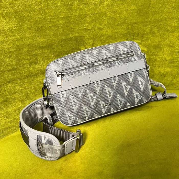 DIOR パターンキャンバスカメラバッグ サファリ サイズ:22x15cm