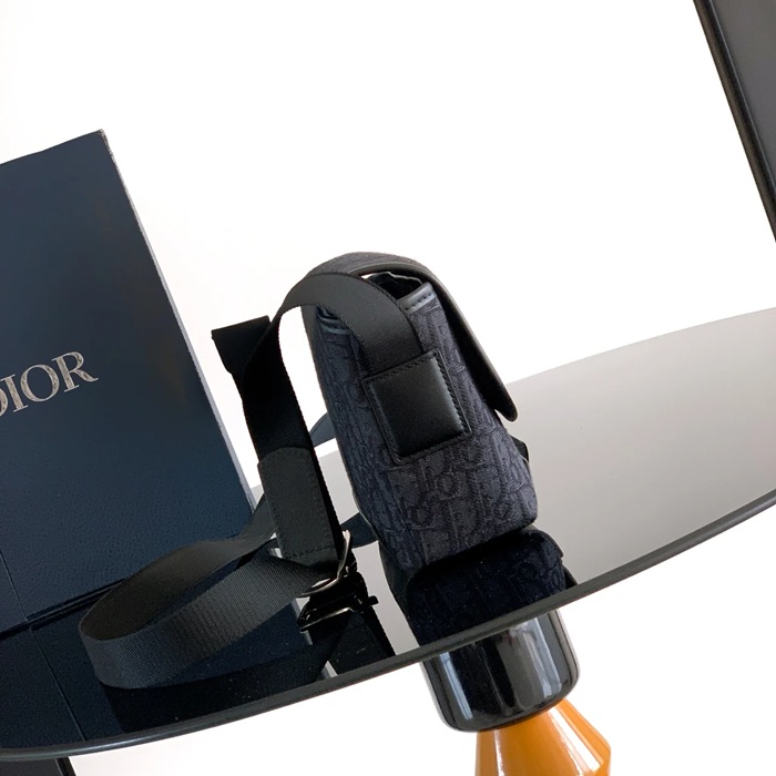 DIOR 2DBCA627YUS プリントフラップメッセンジャー ジェット ブラック サイズ:20x15x7.5cm