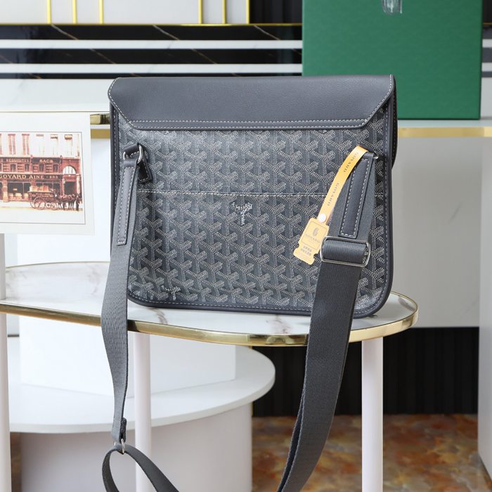 GOYARD クルシエメッセンジャー グレー サイズ:32x25cm