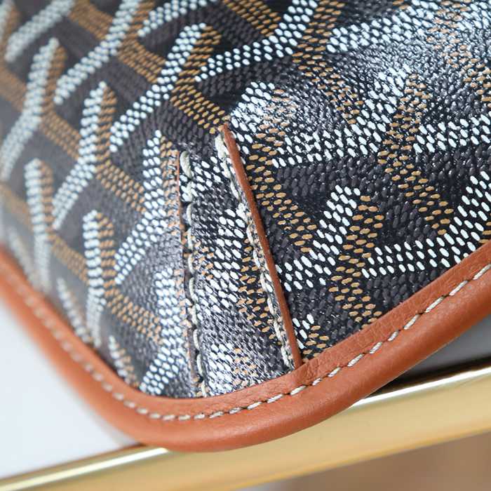 GOYARD クルシエメッセンジャー 棕 サイズ:32x25cm