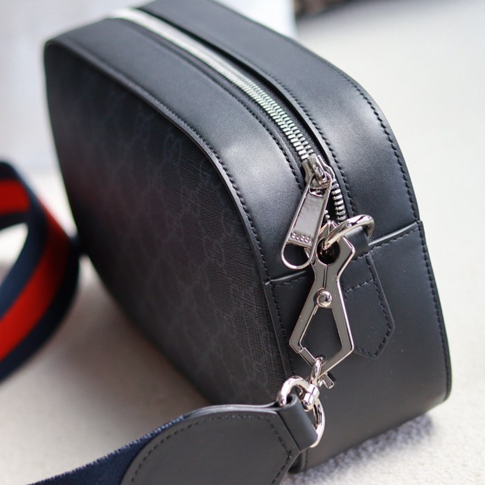 GUCCI メンズカメラバッグ サイズ:24x14cm