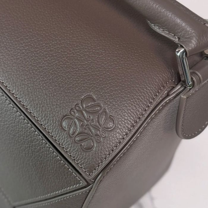 LOEWE 052446 大パズルハンドバッグ サイズ:32.5x23.5x14.5cm