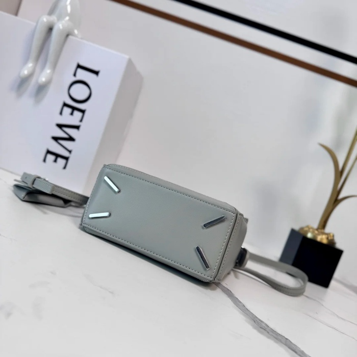 LOEWE 062511 ミニパズルハンドバッグ サイズ:17.5x12.5x7.5cm