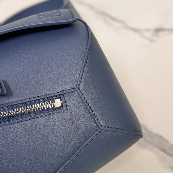 LOEWE 062344 小パズル ウエストバッグ サイズ:24x16x10.5cm