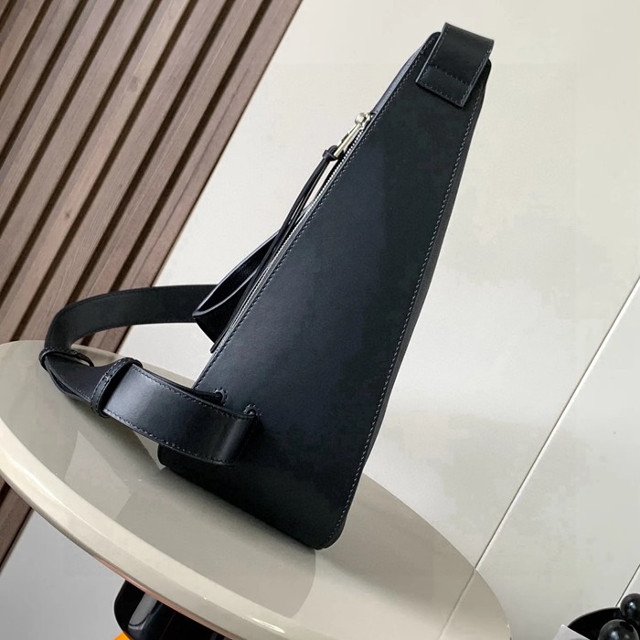 LOEWE 9052 メンズ斜め掛け アントンスリング サイズ:34x17.5x13cm