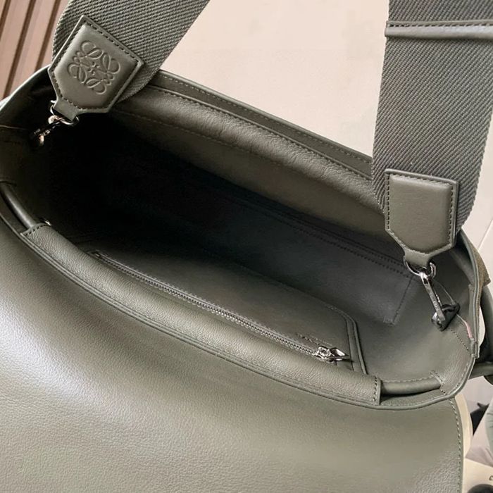 LOEWE 9059 光沢柔らか牛皮革 フラメンコ サイズ:34x24x12cm
