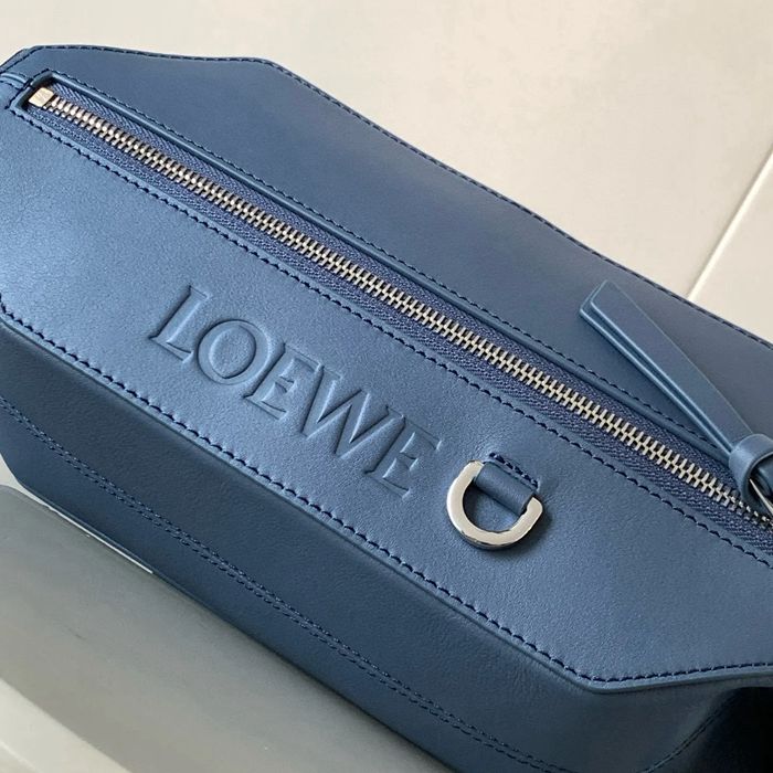 LOEWE 9074 牛皮革変形スリング 藍色 サイズ:32.5x12.3cm