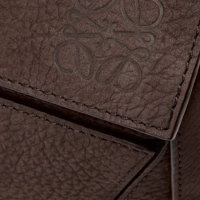 LOEWE 9172 大粒面牛バエル パズル サイズ:33x21.5x17.5cm