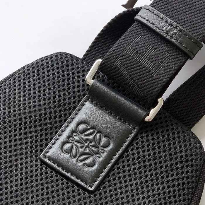 LOEWE 9171 スエードマルチバッグ フレックススリング サイズ:31x18x10cm