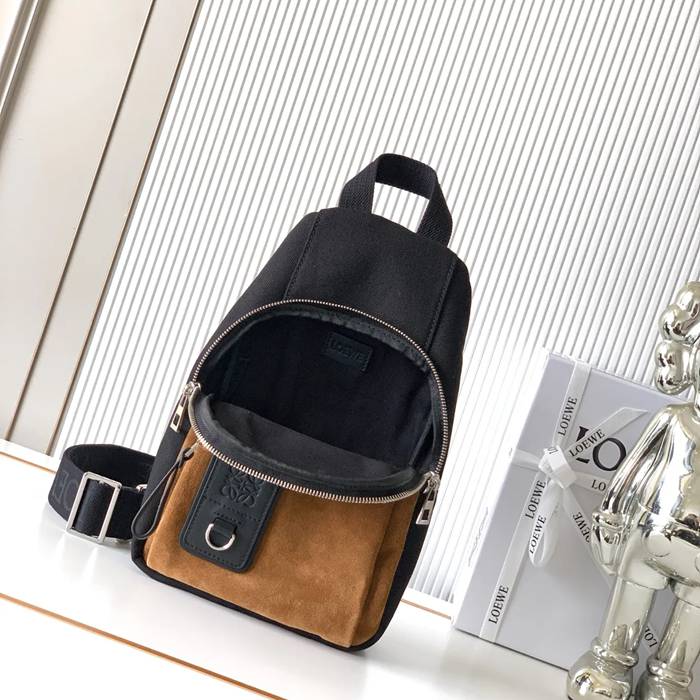 LOEWE 9171 スエードマルチバッグ フレックススリング サイズ:31x18x10cm