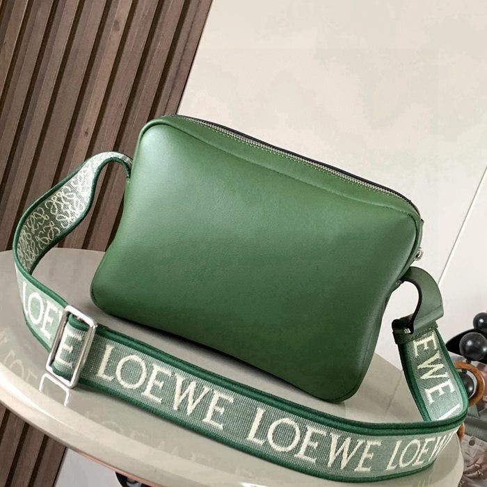 LOEWE 9011 メッセンジャー クラシック 緑 サイズ:23x18cm
