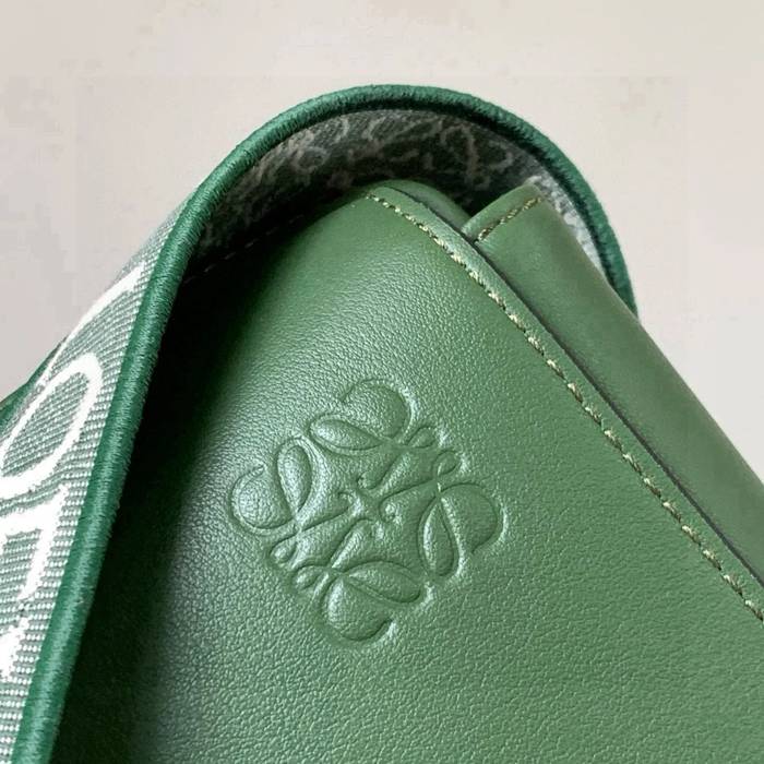 LOEWE 9011 メッセンジャー クラシック 緑 サイズ:23x18cm