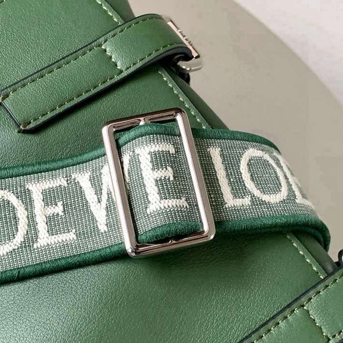 LOEWE 9011 メッセンジャー クラシック 緑 サイズ:23x18cm