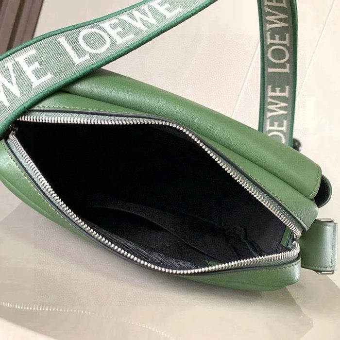 LOEWE 9011 メッセンジャー クラシック 緑 サイズ:23x18cm