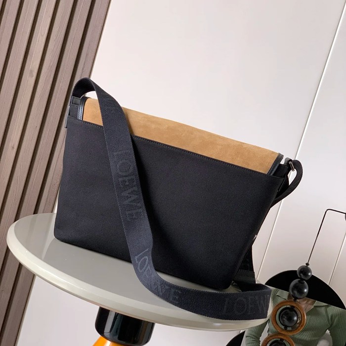 LOEWE 9100 中キャンバスメッセンジャー フレックス 黒深金黄 サイズ:38x27x9.5cm