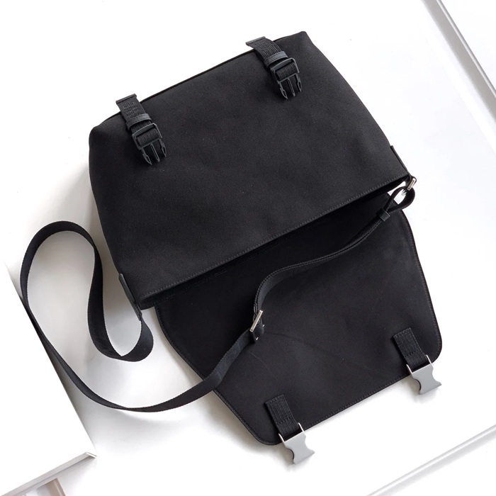 LOEWE 9100 中キャンバスメッセンジャー フレックス 黒深金黄 サイズ:38x27x9.5cm