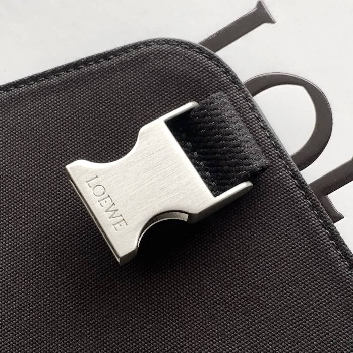 LOEWE 9100 中キャンバスメッセンジャー フレックス 緑チェック サイズ:38x27x9.5cm