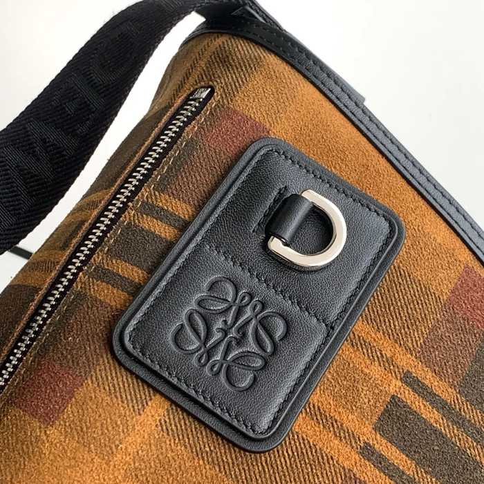 LOEWE 9100 中キャンバスメッセンジャー フレックス 棕チェック サイズ:38x27x9.5cm