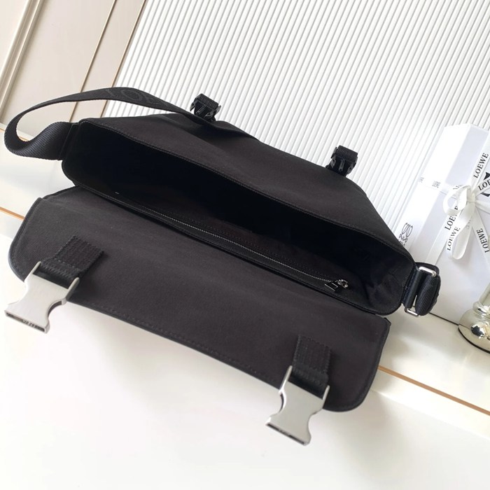 LOEWE 9100 中キャンバスメッセンジャー フレックス 棕チェック サイズ:38x27x9.5cm