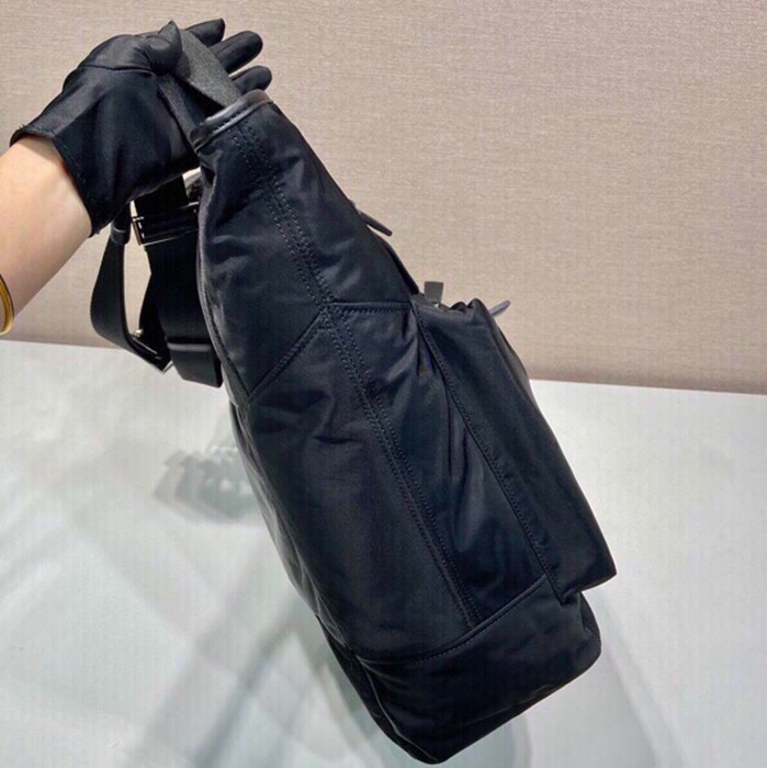 PRADA 2VG120 トート サイズ:42.5x31.5x16cm