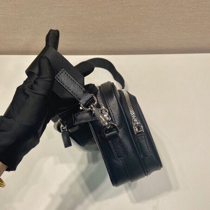 PRADA 2VH170 サフィアーノショルダー サイズ:20x13.5cm