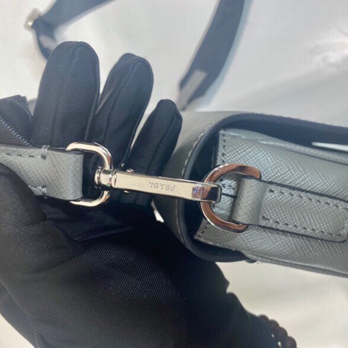 PRADA 2VD059 サフィアーノショルダー サイズ:22x14.5cm