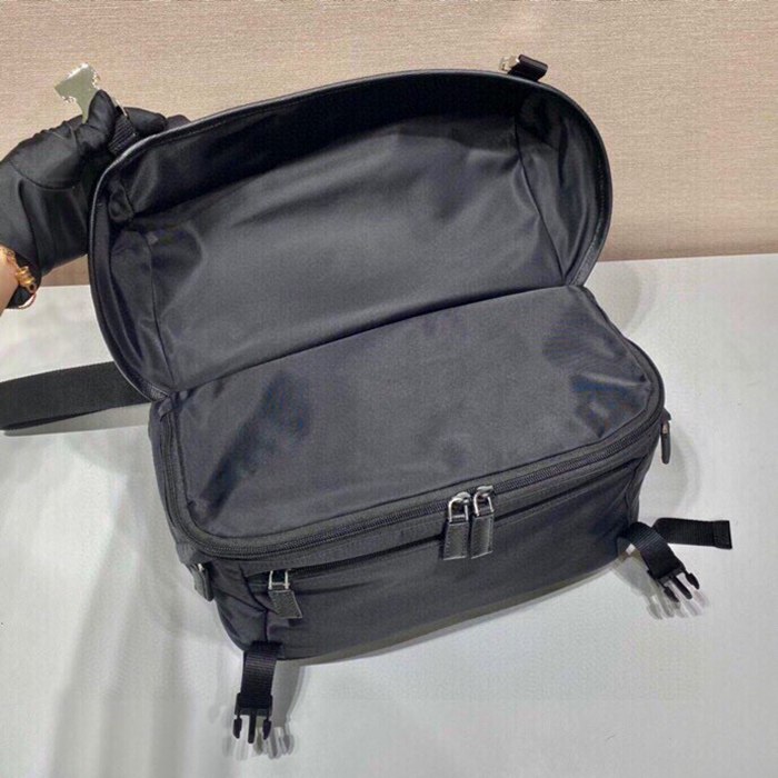 PRADA 2VH991A メッセンジャー サイズ:32x18x16cm
