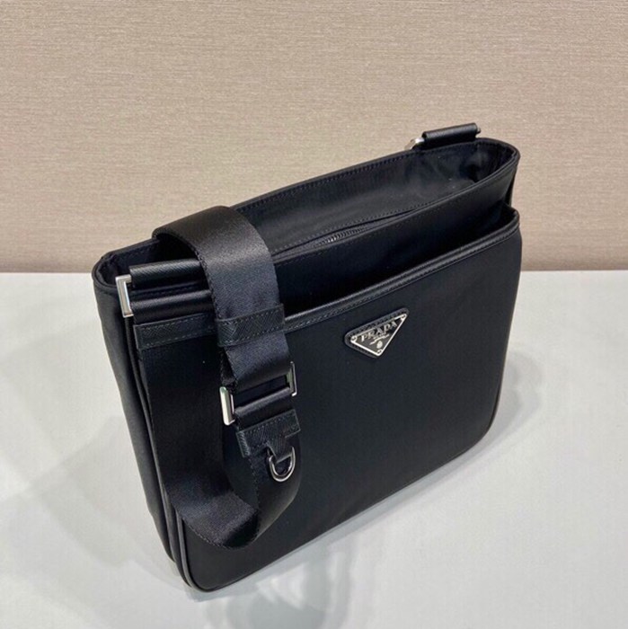 PRADA 2VH118 ショルダー サイズ:28x25cm