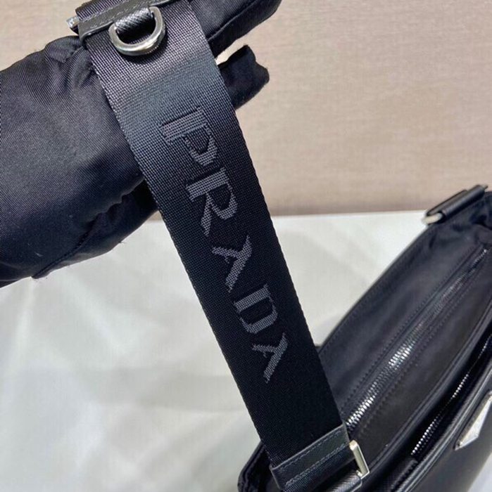 PRADA 2VH118 ショルダー サイズ:28x25cm