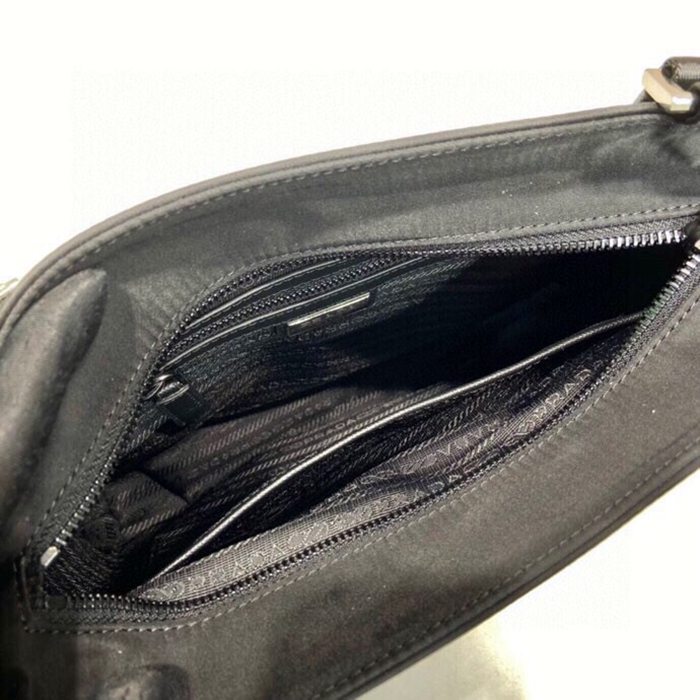 PRADA 2VH118 ショルダー サイズ:28x25cm