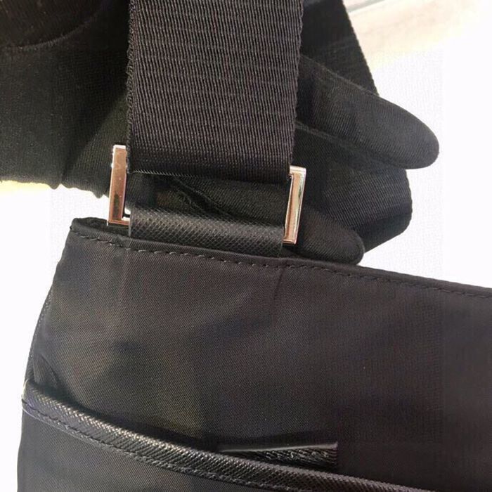 PRADA VA053M メンズバッグ サイズ:29x26cm