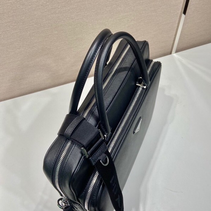 PRADA 2VE021 ブリーフケース サイズ:37x28x8.5cm