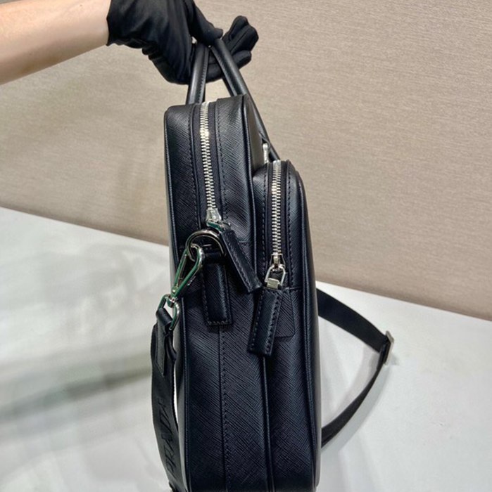 PRADA 2VE021 ブリーフケース サイズ:37x28x8.5cm
