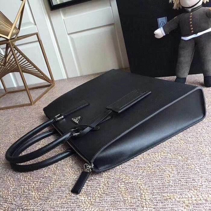 PRADA 2VG030V メンズバッグ サイズ:38x29cm