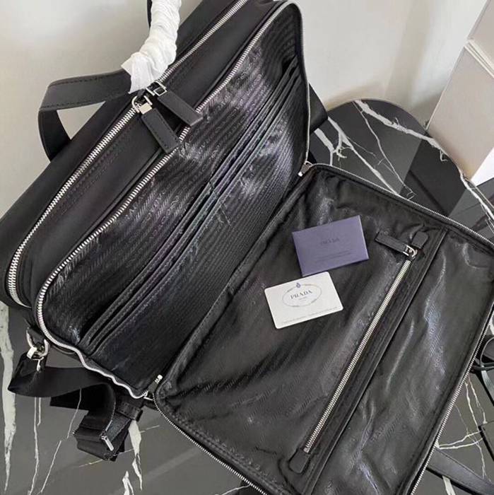 PRADA 2VE407 メンズバッグ 二層 サイズ:39x29x11cm