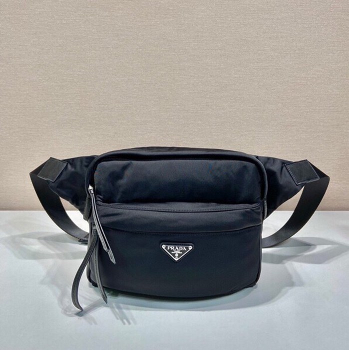 PRADA 2VH038B メッセンジャー サイズ:26x20x10cm