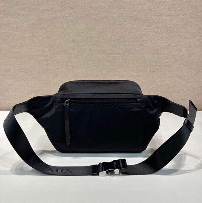 PRADA 2VH038B メッセンジャー サイズ:26x20x10cm