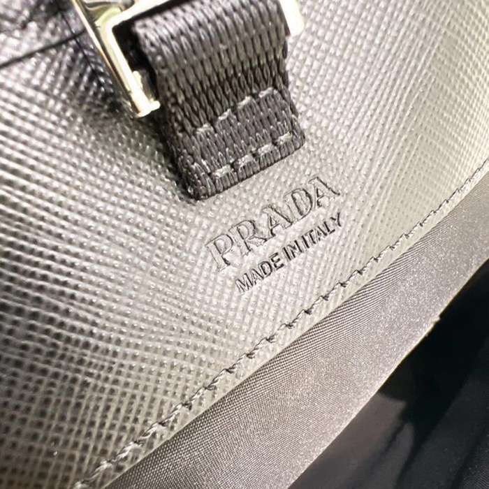 PRADA 2ZH108 スマホバッグ 横型 サイズ:18x12.5x2.5cm
