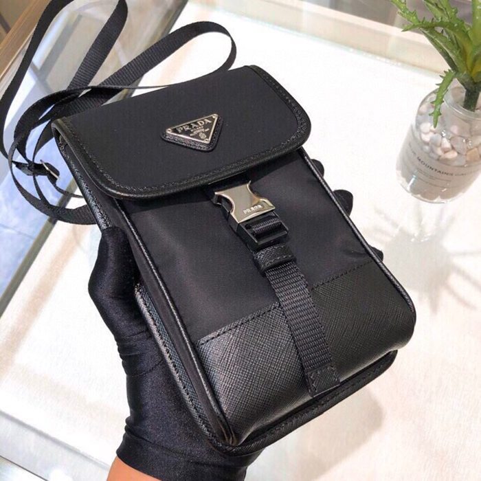 PRADA 2ZH109 スマホバッグ 縦型 サイズ:19x12x2.5cm