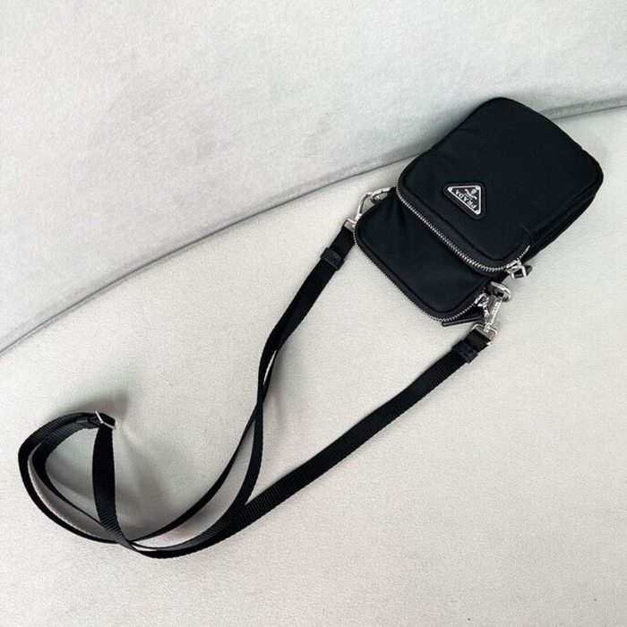 PRADA 2ZT024 スマホバッグ 縦型 サイズ:17x11x4.5cm