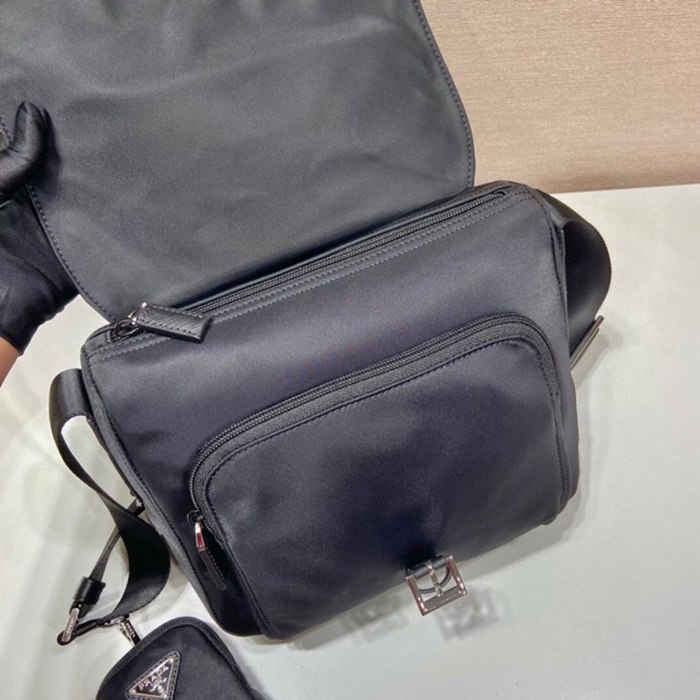 PRADA 1BD994B 小バッグ付き サイズ:25x22x10cm