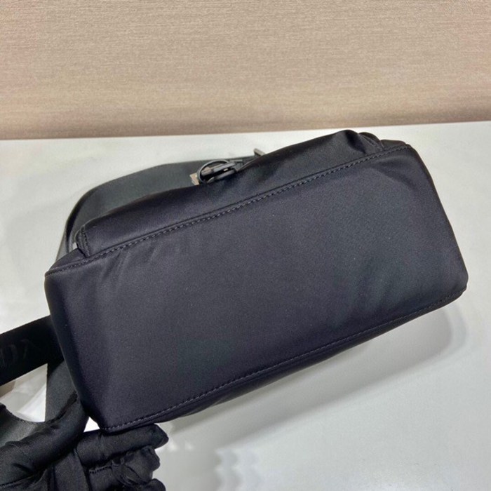 PRADA 1BD994B 小バッグ付き サイズ:25x22x10cm