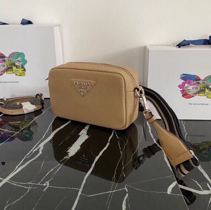 PRADA 1BH192 ダブルストラップ 小 サイズ:19x12cm